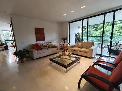 Apartamento de 3 alcobas en arriendo en La Calera, Medellín, 240 m² · foto 2 de 17