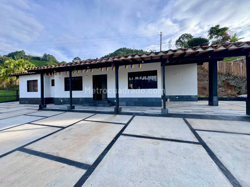 Casa en Arriendo, La Mina, Envigado