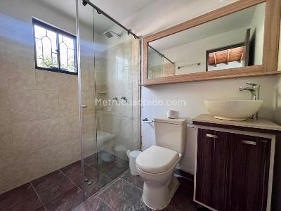 Casa de 3 alcobas en arriendo en La Mina, Envigado, 147 m² · foto 15 de 19