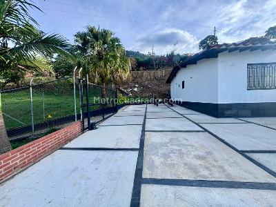 Casa de 3 alcobas en arriendo en La Mina, Envigado, 147 m² · foto 17 de 19