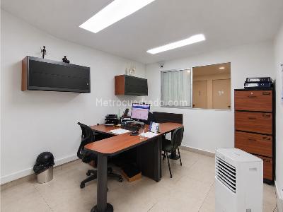 Casa de 5 alcobas en venta en Suramericana, Medellín, 423 m² · foto 7 de 20