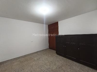 Casa en arriendo en San Miguel, Medellín, 320 m² · foto 5 de 17