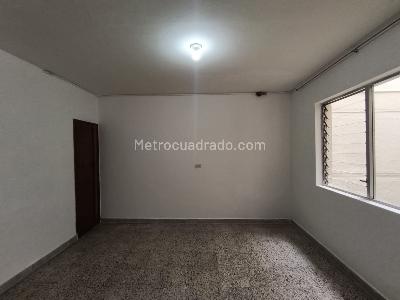 Casa en arriendo en San Miguel, Medellín, 320 m² · foto 8 de 17