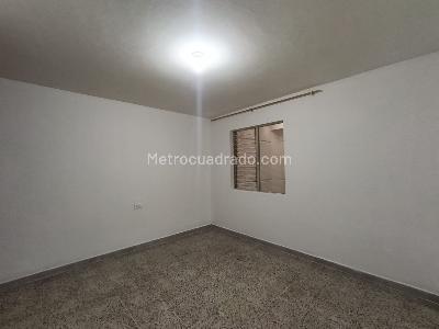 Casa en arriendo en San Miguel, Medellín, 320 m² · foto 9 de 17