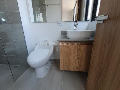 Apartamento de 2 alcobas en arriendo en Prados De Sabaneta, Sabaneta, 74 m² · foto 3 de 16