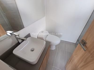 Apartamento de 2 alcobas en arriendo en Prados De Sabaneta, Sabaneta, 74 m² · foto 6 de 16