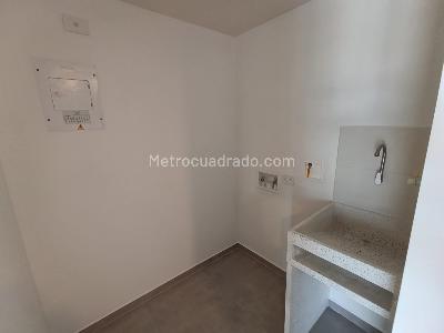 Apartamento de 2 alcobas en arriendo en Prados De Sabaneta, Sabaneta, 74 m² · foto 8 de 16