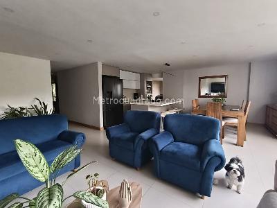 Apartamento de 3 alcobas en arriendo en Patio Bonito, Medellín, 130 m² · foto 3 de 20