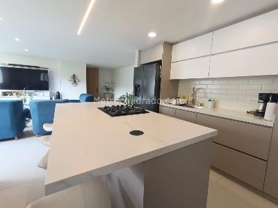 Apartamento de 3 alcobas en arriendo en Patio Bonito, Medellín, 130 m² · foto 6 de 20
