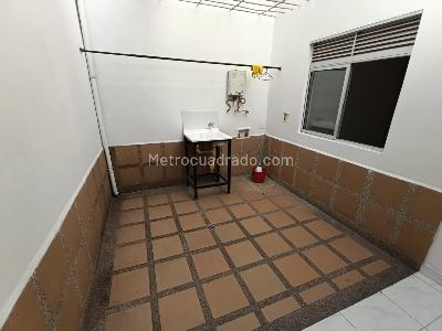 Casa de 3 alcobas en arriendo en San Bernardo, Medellín, 85 m² · foto 2 de 16