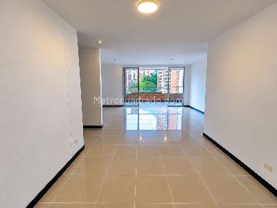 Apartamento de 3 alcobas en arriendo en Loma De Las Santas, Medellín, 144 m² · foto 1 de 20