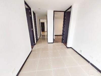 Apartamento de 3 alcobas en arriendo en Loma De Las Santas, Medellín, 144 m² · foto 3 de 20