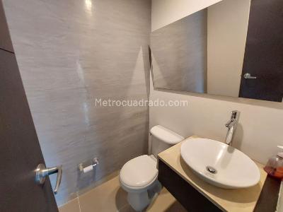 Apartamento de 3 alcobas en arriendo en Loma De Las Santas, Medellín, 144 m² · foto 15 de 20