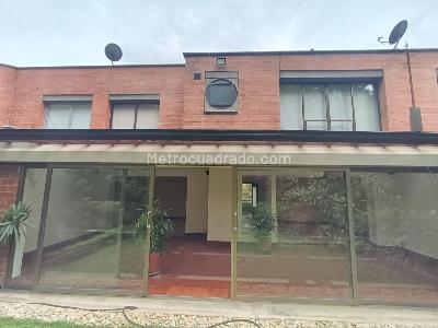 Casa de 3 alcobas en arriendo en Los Balsos, Medellín, 210 m² · foto 5 de 20