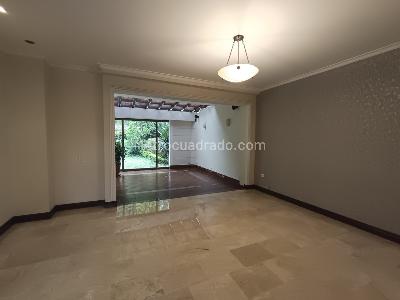 Casa de 3 alcobas en arriendo en Los Balsos, Medellín, 210 m² · foto 13 de 20