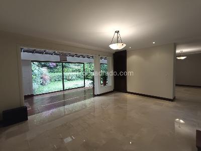 Casa de 3 alcobas en arriendo en Los Balsos, Medellín, 210 m² · foto 17 de 20
