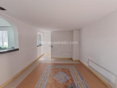 Casa de 1 alcoba en arriendo en Rosales, Medellín, 91 m² · foto 7 de 12