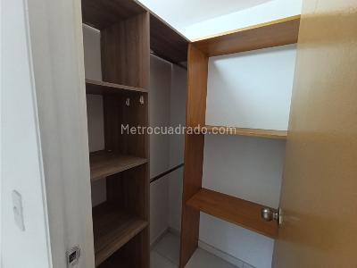 Apartamento de 3 alcobas en venta en Madera, Bello, 61 m² · foto 10 de 17