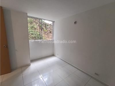 Apartamento de 3 alcobas en venta en Madera, Bello, 61 m² · foto 4 de 17