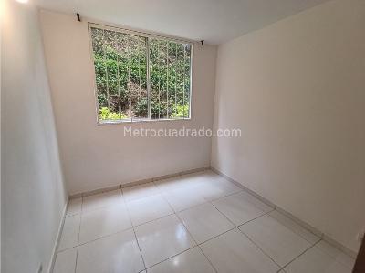 Apartamento de 3 alcobas en venta en Madera, Bello, 61 m² · foto 6 de 17
