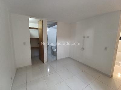 Apartamento de 3 alcobas en venta en Madera, Bello, 61 m² · foto 9 de 17
