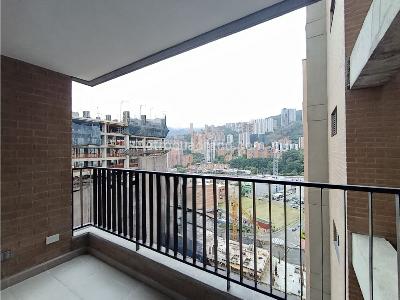 Apartamento de 3 alcobas en venta en Cuidad Del Rio, Medellín, 79 m² · foto 2 de 19