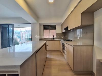 Apartamento de 3 alcobas en venta en Cuidad Del Rio, Medellín, 79 m² · foto 3 de 19