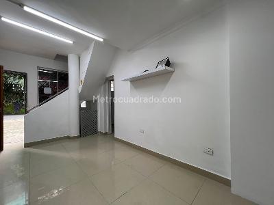 Apartamento de 4 alcobas en arriendo en La Aguacatala, Medellín, 130 m² · foto 2 de 11