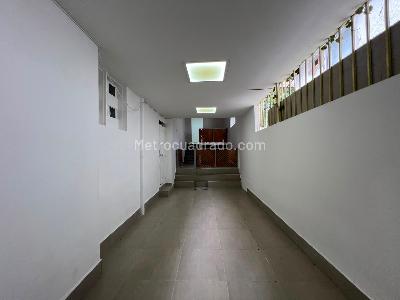 Apartamento de 4 alcobas en arriendo en La Aguacatala, Medellín, 130 m² · foto 5 de 11