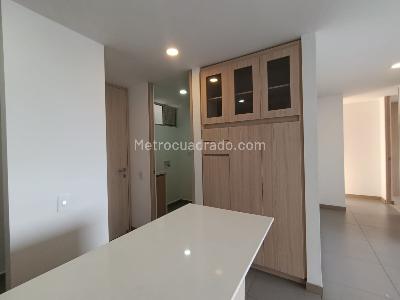 Apartamento de 2 alcobas en arriendo en Guayabal, Medellín, 67 m² · foto 4 de 13