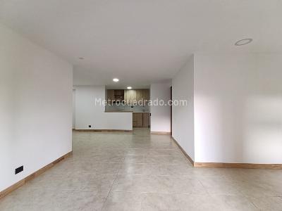 Apartamento de 3 alcobas en arriendo en Patio Bonito, Medellín, 107 m² · foto 2 de 20