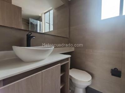 Apartamento de 3 alcobas en arriendo en Conquistadores, Medellín, 121 m² · foto 13 de 20