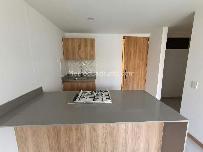 Apartamento de 2 alcobas en arriendo en Prados De Sabaneta, Sabaneta, 60 m² · foto 3 de 19