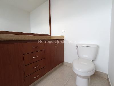 Apartamento de 4 alcobas en arriendo en La Visitacion Los Gonzalez, Medellín, 160 m² · foto 18 de 19