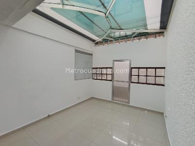Apartamento de 3 alcobas en arriendo en Conquistadores, Medellín, 80 m² · foto 3 de 17