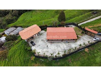 Casa de 4 alcobas en venta en San Cristobal, Medellín, 200 m² · foto 9 de 16