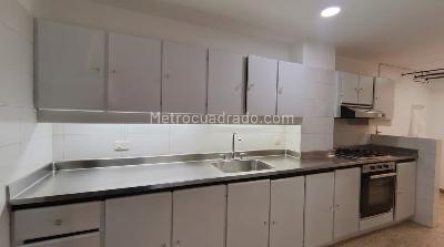 Apartamento de 2 alcobas en arriendo en Conquistadores, Medellín, 82 m² · foto 14 de 18