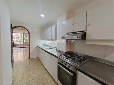 Apartamento de 2 alcobas en arriendo en Conquistadores, Medellín, 82 m² · foto 15 de 18