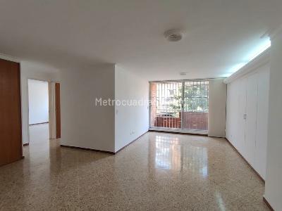 Apartamento de 2 alcobas en arriendo en Conquistadores, Medellín, 82 m² · foto 2 de 18