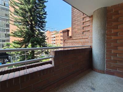 Apartamento de 2 alcobas en arriendo en Conquistadores, Medellín, 82 m² · foto 3 de 18