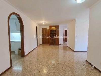 Apartamento de 2 alcobas en arriendo en Conquistadores, Medellín, 82 m² · foto 4 de 18
