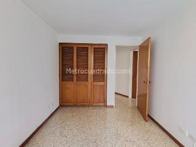 Apartamento de 2 alcobas en arriendo en Conquistadores, Medellín, 82 m² · foto 8 de 18