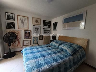 Apartamento en venta en La Almeria, Medellín · foto 8 de 13