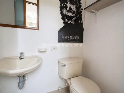 Apartamento en venta en La Almeria, Medellín · foto 11 de 13