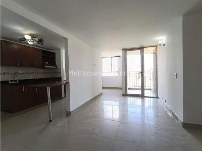 Apartamento de 3 alcobas en venta en Madera, Bello, 66 m² · foto 2 de 11