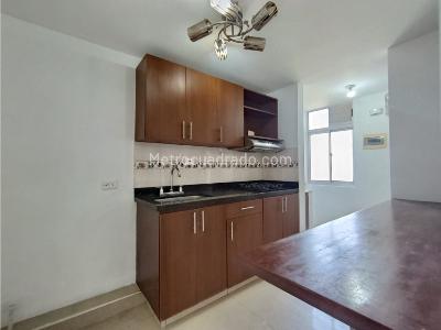 Apartamento de 3 alcobas en venta en Madera, Bello, 66 m² · foto 3 de 11