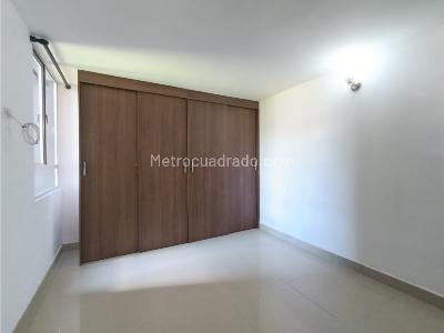 Apartamento de 3 alcobas en venta en Madera, Bello, 66 m² · foto 4 de 11