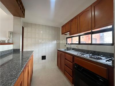 Apartamento en venta en Laureles, Medellín · foto 4 de 13