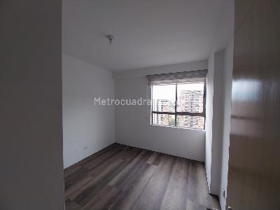 Apartamento de 3 alcobas en arriendo en Loma De Los Bernal, Medellín, 85 m² · foto 10 de 14