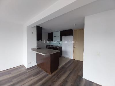 Apartamento de 3 alcobas en arriendo en Loma De Los Bernal, Medellín, 85 m² · foto 3 de 14